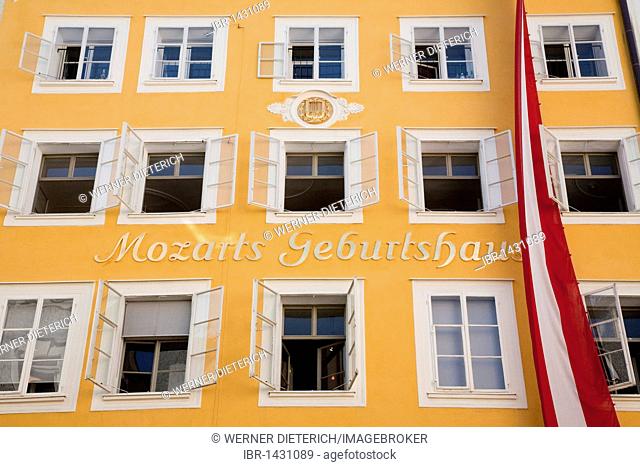 Mozart's birthplace in the Getreidegasse lane, W.A. Mozart, Salzburg, Austria, Europe