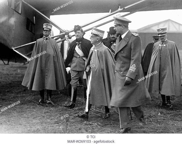 aeronautica, visita del re vittorio emanuele III e italo balbo, 1930