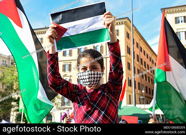 Demonstration in support of Palestine. The demonstrators, thousands of people, met at the Esquiline and then marched towards the Colosseum