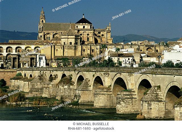 Roman bridge across the Rio Guadalquivir, Cordoba, Andalucia, Spain, Europe
