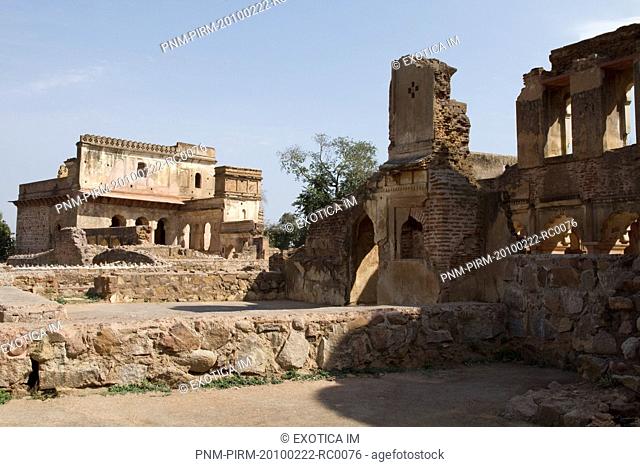 Ruins of a fort, Orchha Fort, Orchha, Madhya Pradesh, India