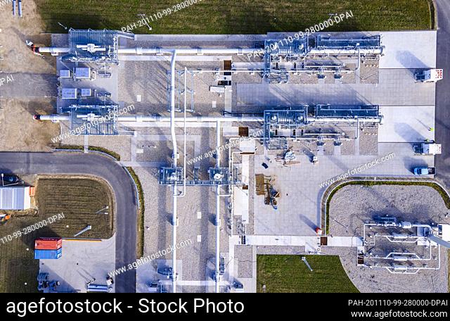 05 November 2020, Mecklenburg-Western Pomerania, Lubmin: The double shut-off valves and the pig traps are installed between the pipe systems of the natural gas...