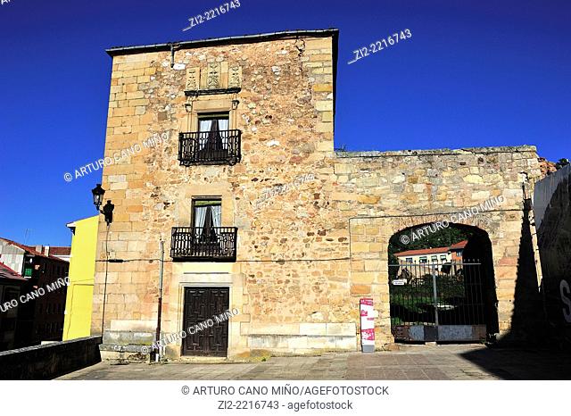 Palace of Betetas or Tower of Doña Urraca, XV-XVIIth centuries, in the Main Square. Soria, Spain