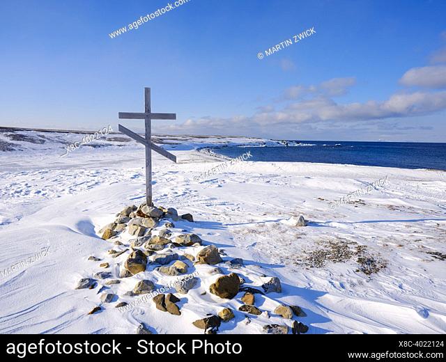 Grave at coast near Kapp Linne at fjord Isfjorden near Isfjord Radio, Island of Spitsbergen, part of Svalbard archipelago