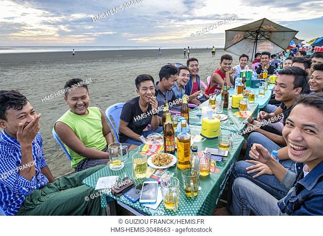 Myanmar (Burma), Rakhine state (or Arakan state), Sittwe, the View Point, meal with friends on the beach alongside the Indian Ocean
