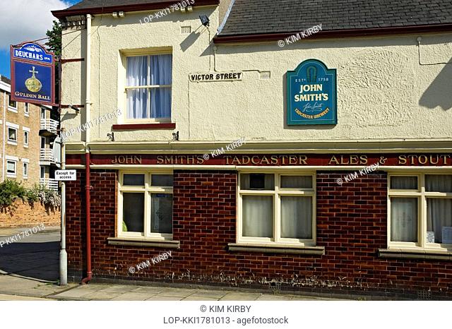 England, North Yorkshire, York. The Golden Ball pub in Victor Street. The pub has been granted Grade II listed status by English Heritage in June 2010 to...