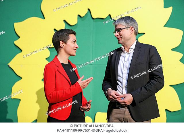 09 November 2018, Saxony, Leipzig: Ska Keller and Sven Giegold, the candidates for the European elections, are on the sidelines of the 43rd Federal Delegates'...