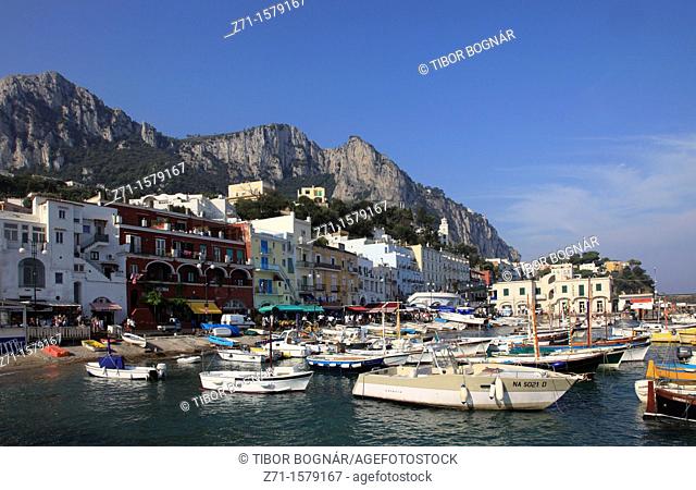 Italy, Campania, Capri, Marina Grande, boats