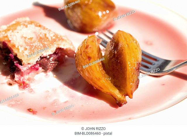Tart and sliced fig
