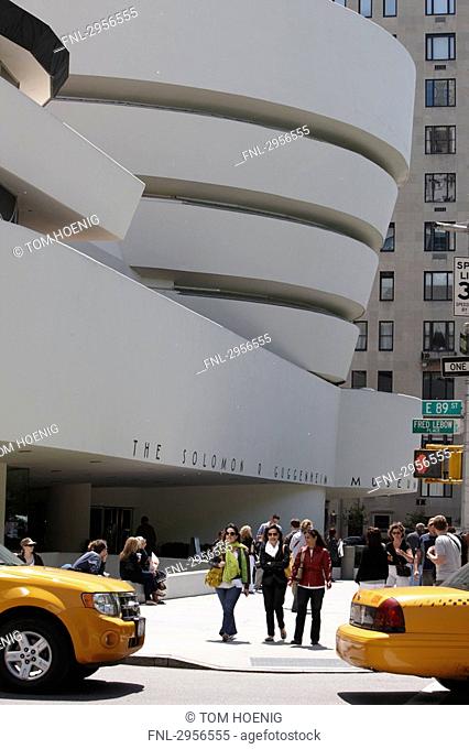 Cabs in front of the Guggenheim Museum, New York City, USA