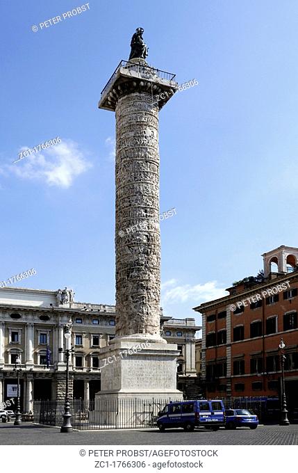Column of Marcus Aurelius on the Piazza Colonna in Rome in front of the Residence of the Italian Prime Minister in the Palazzo Chigi - Caution: For the...