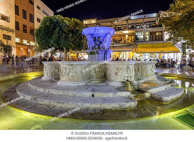 Greece, Crete, Heraklion, Morosini Venitian fountain bulit in 1628 by Governor Francesco Morosini for the water supply of the city