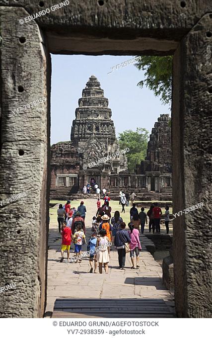 Phimai Historical Park. On the banks of the River Mun, at the heart of the direct route to the capital Khmer Angkor, stands the temple Prasat Hin Phimai (s