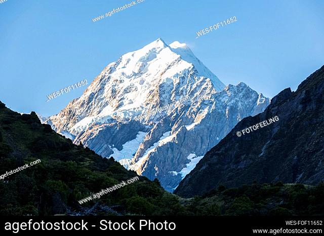 New Zealand, Oceania, South Island, Canterbury, Ben Ohau, Southern Alps (New Zealand Alps), Mount Cook National Park, Aoraki / Mount Cook covered with snow