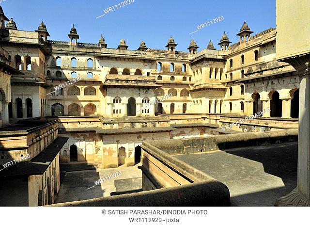 Orchha central courtyard of raja mahal khajuraho madhya pradesh india