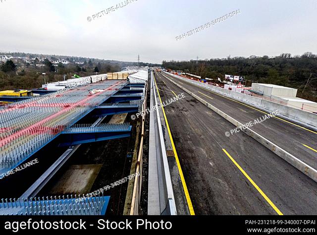 18 December 2023, Hesse, Wiesbaden: The northern section of the bridge (l) and the southern section of the Salzbachtal Bridge