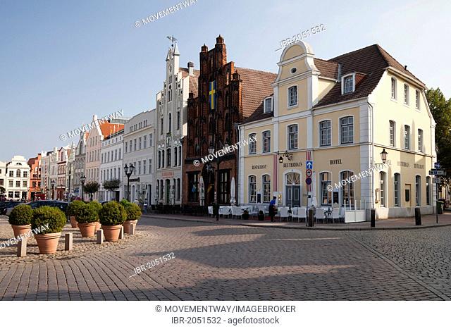 Gabled houses on the market, from left to right, Reuterhaus, Alter Schwede, Seestern, Wismar, Mecklenburg-Western Pomerania, Germany, Europe, PublicGround