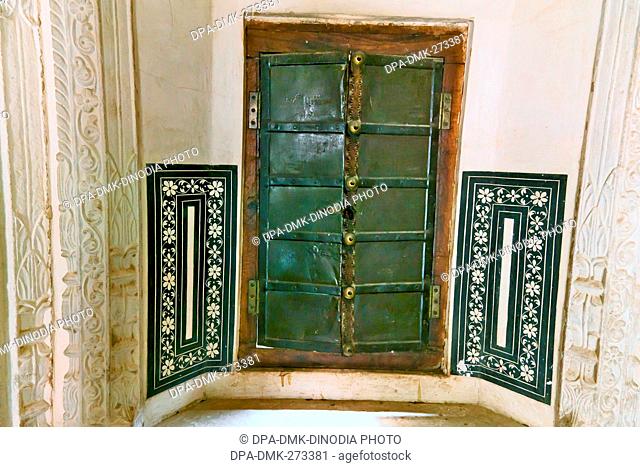 Closed carved door, Morarka Haveli Museum, Nawalgarh, Shekhawati, Rajasthan, India, Asia