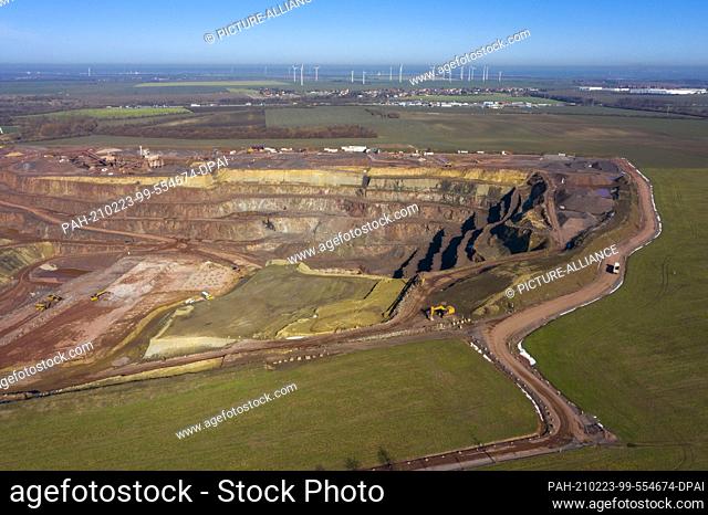 22 February 2021, Saxony-Anhalt, Mammendorf: Bird's eye view of the quarry of the Mammendorf hard stone plant of the Cronenberg stone industry
