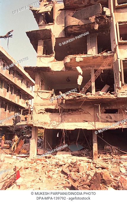 Building collapsed in Mumbai bomb blast 93 , Bombay Mumbai , Maharashtra , India