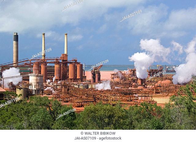 Australia, Queensland, Capricorn Coast, Gladstone, Queensland Alumina Limited world’s largest alumina refinery