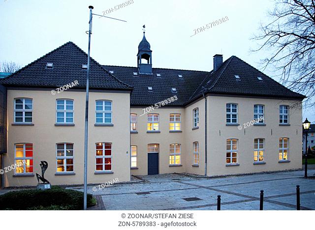 Der um 1700 erbaute Voswinkelshof, indem das Heimatmuseum untergebracht ist, dient als Sammlungs- und Ausstellungszentrum für die regionale Volkskunde des...