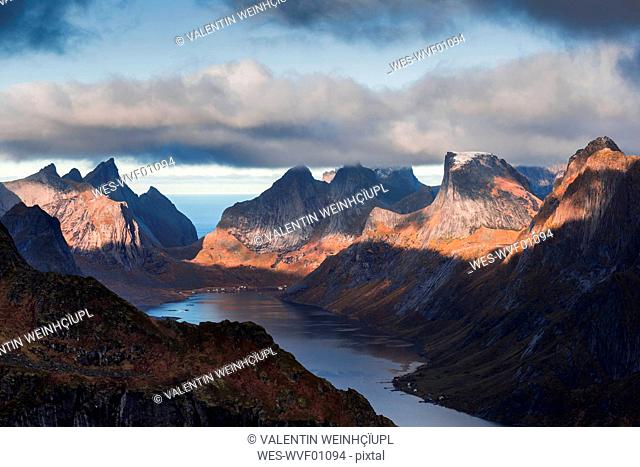 Norway, Lofoten Islands, Reine, View from Reinebringen