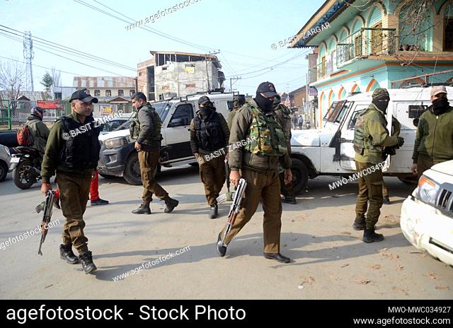 Srinagar, 14th December 2020. Police and SOG cordoned off the area after militants attacked the PDP leader Parvaiz Ahmad, at his residence in Natipora