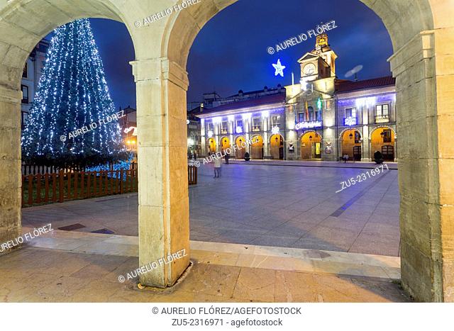 Plaza del Ayuntamiento square, Christmas lights, Avilés, Asturias, Spain