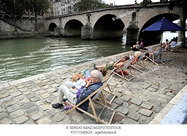 dock of the seine, paris