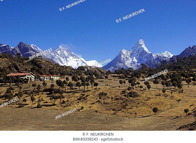 Ama Dablam, vview from path between Namche Bazaar and Khunde, Nepal, Himalaya, Khumbu Himal