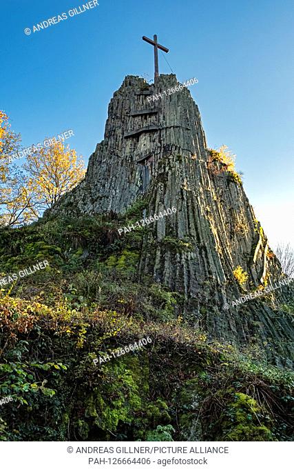 Der Druidenstein ist ein Basaltfels bei Kirchen in Rheinland-Pfalz, der vermutlich bereits von den Kelten als religioese Staette und Versammlungsort genutzt...