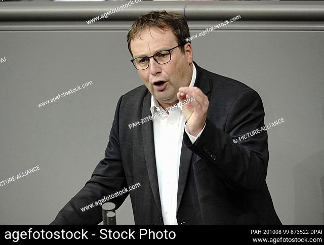 08 October 2020, Berlin: Oliver Krischer Bündnis90/Die Grünen speaks in the plenary session of the Bundestag. On the agenda are, among other things