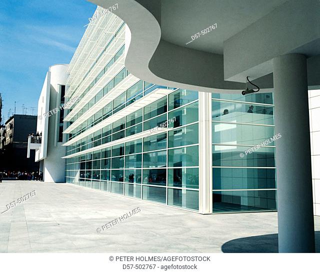 MACBA, Museum of Contemporary Art (1987-95, by Richard Meier). Barcelona. Spain