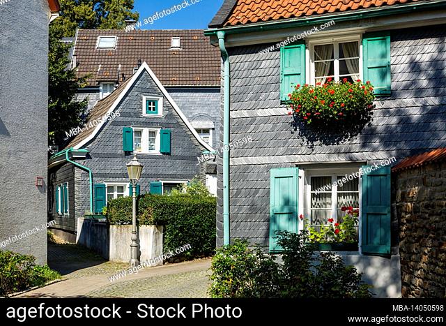 germany, wuelfrath, bergisches land, niederbergisches land, niederberg, rhineland, north rhine-westphalia, old town, residential buildings hackestrasse 2 and...