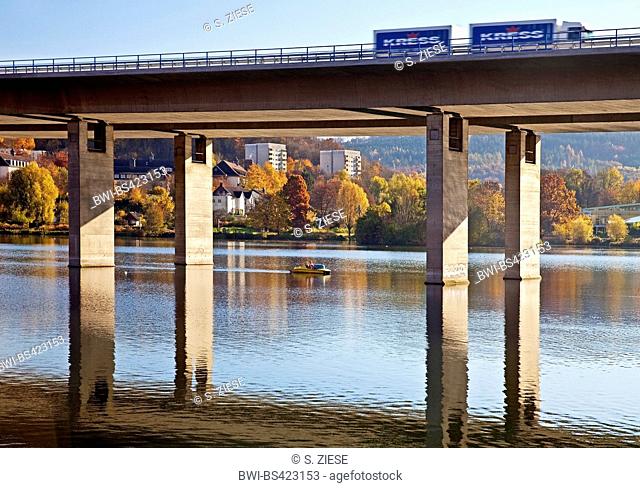 motorway bridge of the A46 over Seilersee in autumn, Germany, North Rhine-Westphalia, Sauerland, Iserlohn