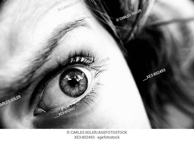 Fotografia de un ojo de mujer en Serra, Valencia