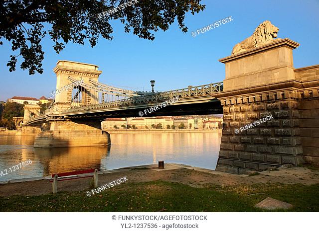 Szecheni Lanchid  Chain Bridge   Suspension bridge over the Danube betwen Buda & Pest  Budapest Hungary