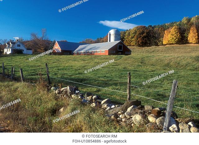 red barn, Cambridgesport, VT, Vermont, Red barn on a farm in autumn in Cambridgesport