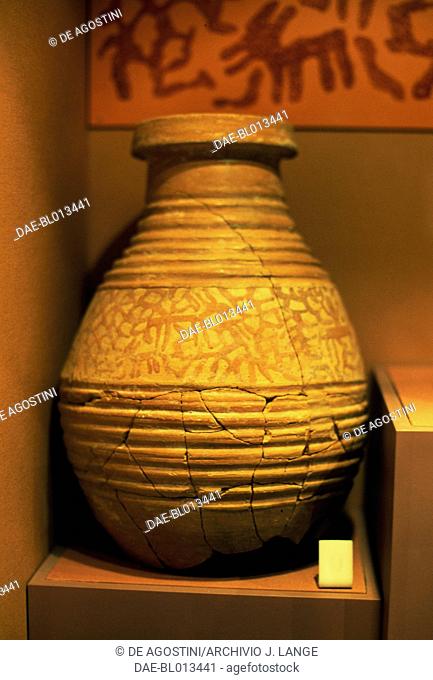 Decorated vase from Mleiha, Ras al-Khaimah, United Arab Emirates, 250-150 BC.  Ras Al Khaimah, Ras Al Khaimah National Museum
