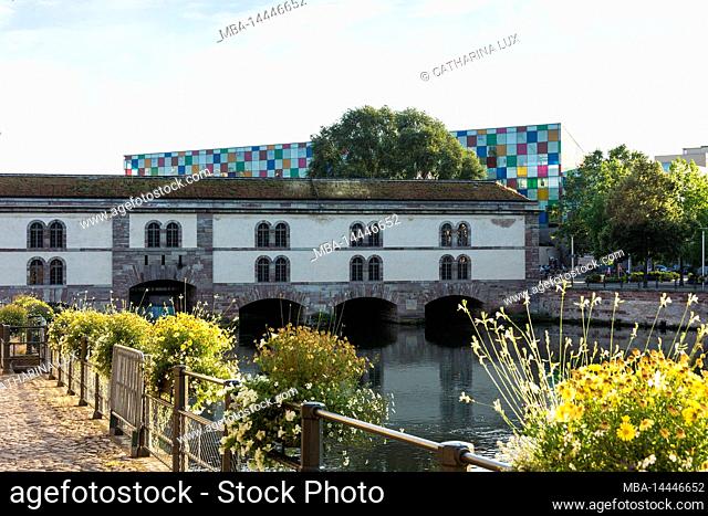 France, Strasbourg, historic old town, Grande Ile, Barrage Vauban, flower decoration