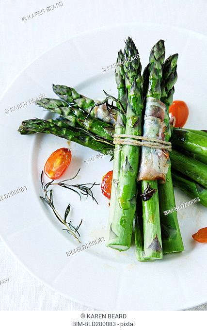 Asparagus on plate