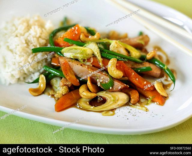 Stir-fried vegetables, cured pork & cashew nuts with soy sauce