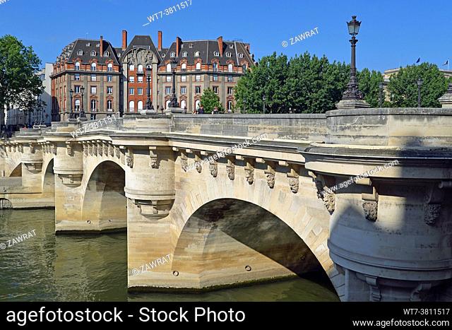 Seine, Bridge, Pont Neuf, fragment, faces, masks, lanterns, sunny day , water