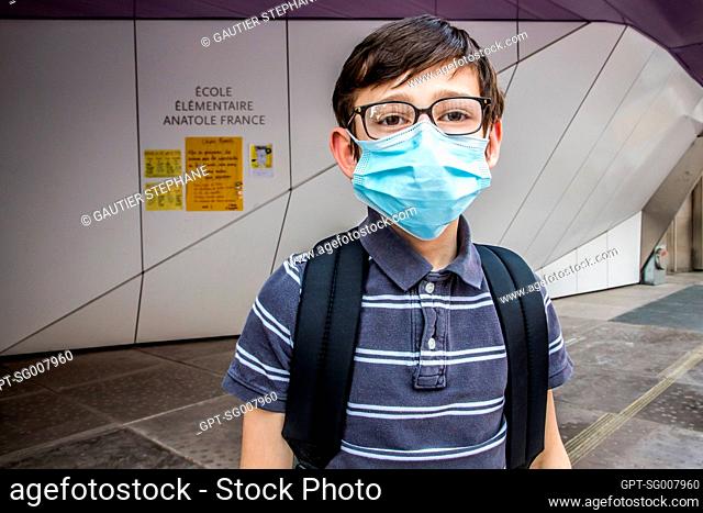 ILLUSTRATION GOING BACK TO SCHOOL, SCHOOLS REOPENING FOLLOWING THE CONFINEMENT DURING THE COVID 19 PANDEMIC, CHARENTON LE PONT, ILE DE FRANCE, FRANCE, EUROPE