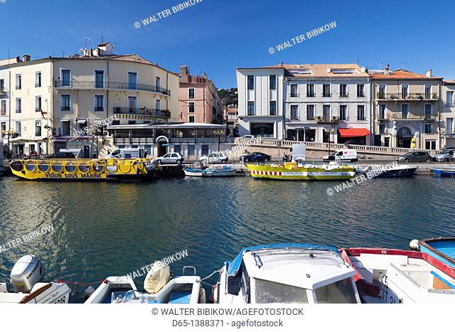 France, Languedoc-Roussillon, Herault Department, Sete, Old Port waterfront