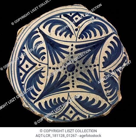 Fragment majolica plate, blue on white, with plume motifs, brush strokes, plate dish crockery holder soil find ceramic earthenware enamel