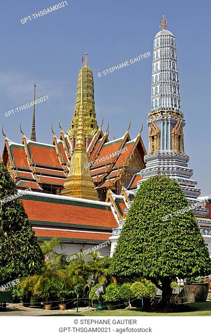 WAT PHRA KAEO WAT PHRA KAEW OR TEMPLE OF THE EMERALD BUDDHA, SITUATED WITHIN THE GROUNDS OF THE ROYAL PALACE, BANGKOK, THAILAND, ASIA