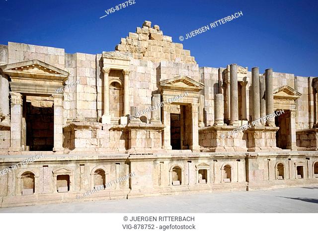 South theater in Ruins of Jerash, Roman Decapolis city, dating from 39 to 76 AD, Jordan, Arabia - JERASH, JORDANIEN, 10/01/2008