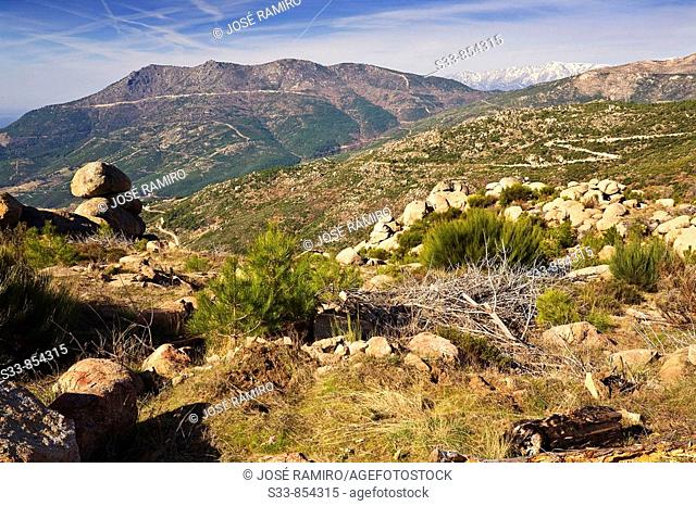 Sierra de Gredos desde el risco de Serpe en Pedro Bernardo. Castile-Leon. Spain
